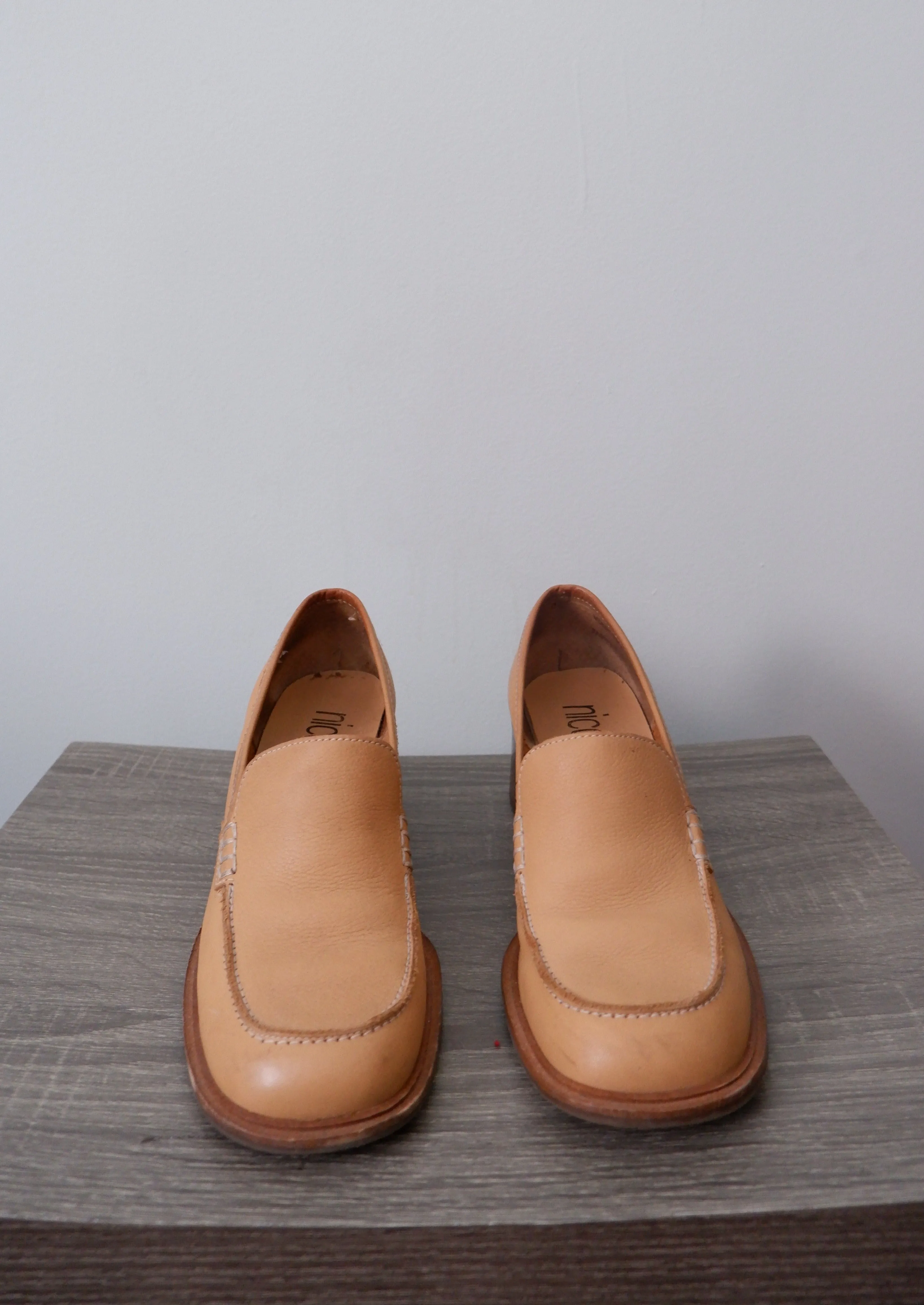 90s Camel Block Heel Leather Loafers - 7