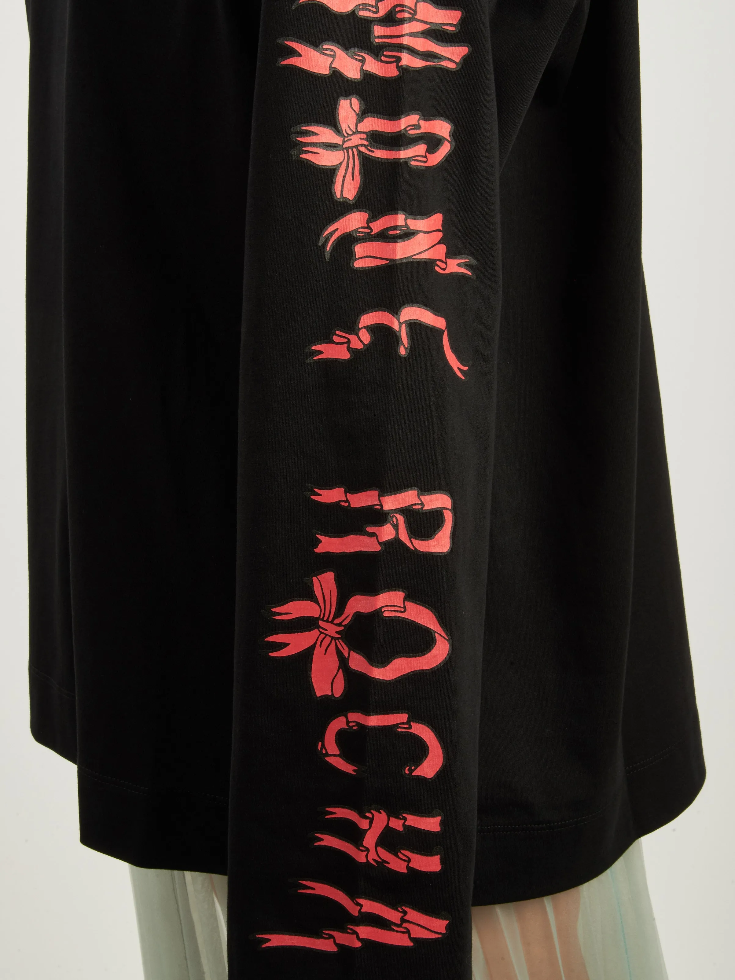 Black/Red L/S T-Shirt w/ Ribbon Logo Print