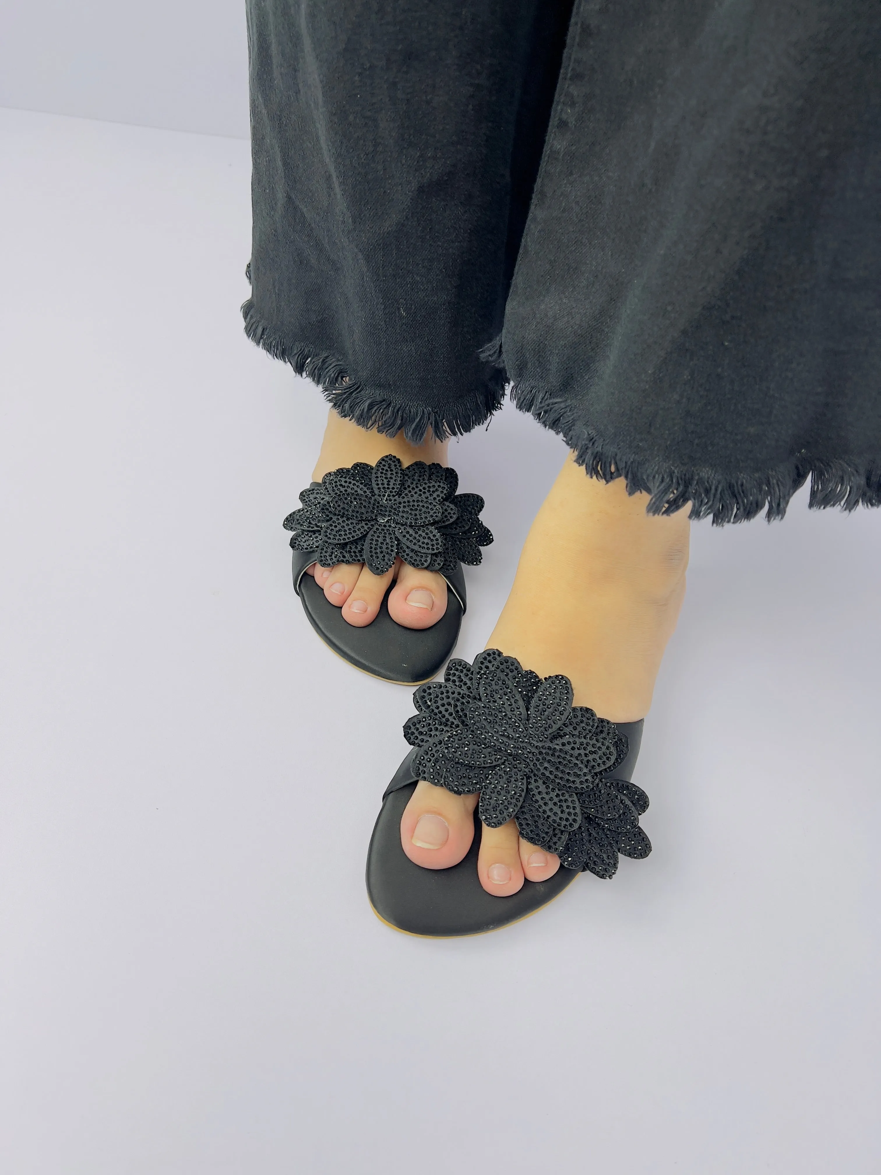 Melena Black Shiny Diamante Flower Slides